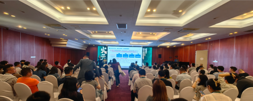 J9九游会网站：2024分子保险科技节：法再健康管理总监蒋莹博士论中高龄保险风险减量策略(图1)