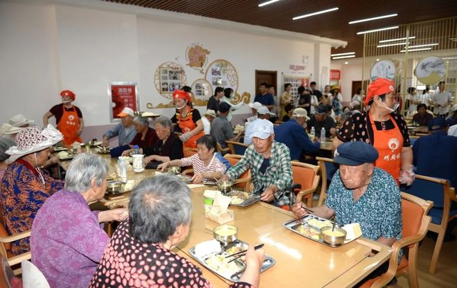 J9九游会：2025年养老金调整通知公布了吗？60、70、80岁退休涨钱差多少(图8)