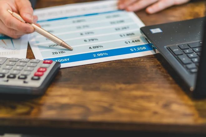 养老金上调为什么是2%？人社部回应(图3)
