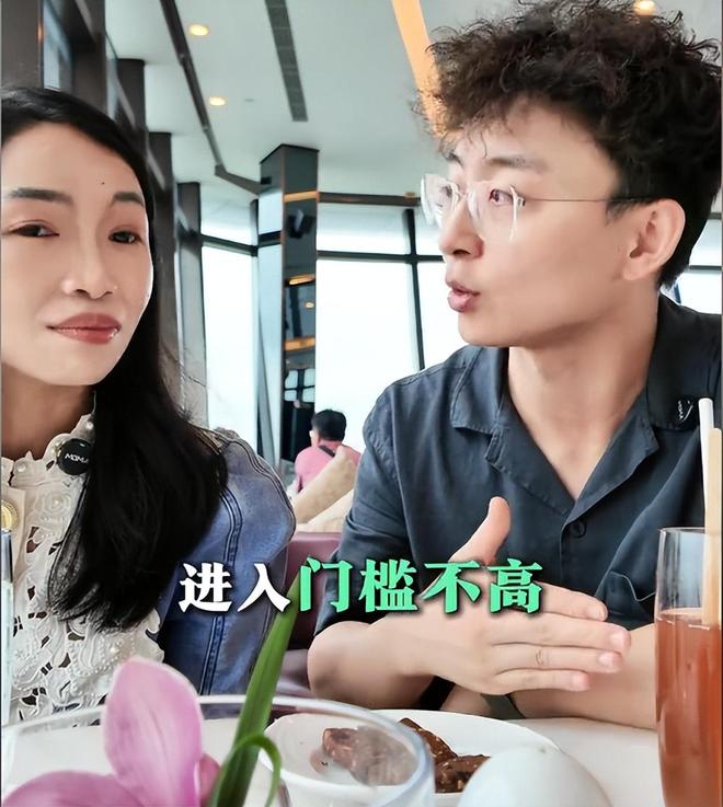 高考状元739分进清华因《一站到底》爆火现在香港卖保险(图12)