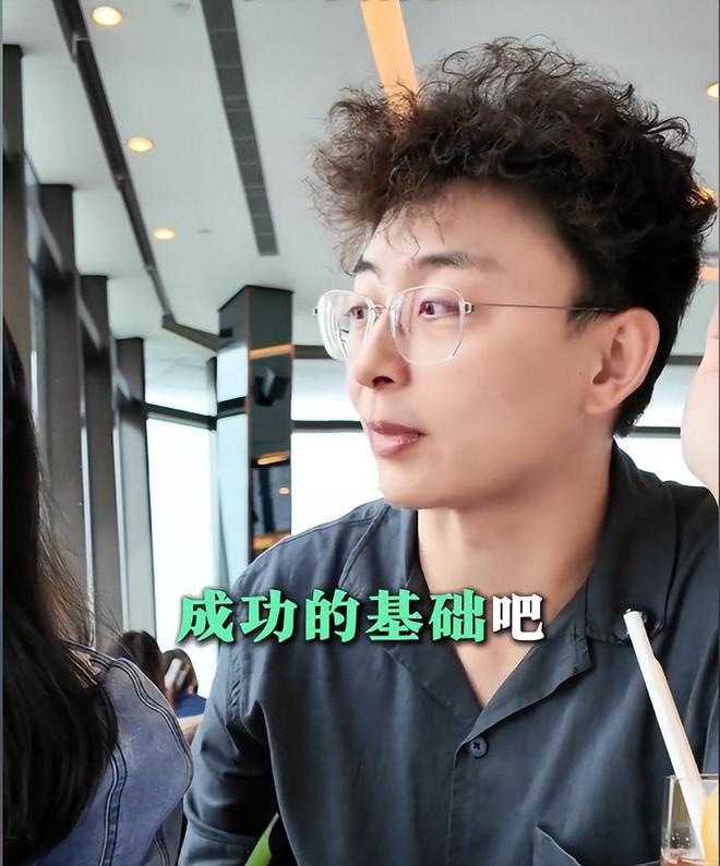 高考状元739分进清华因《一站到底》爆火现在香港卖保险(图8)