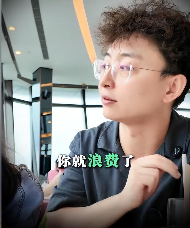 高考状元739分进清华因《一站到底》爆火现在香港卖保险(图13)