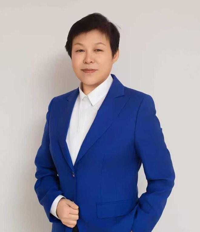 J9九游会：衡水保险销售精英访谈录新华保险衡水中支韩晓琴：用贴心服务诠释的责任与温度(图1)