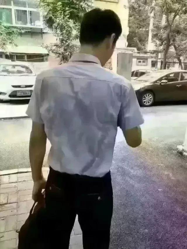 这两个保险代理人刷屏了有谁认识？(图3)